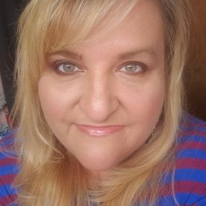 Meet your Posher, Darcy